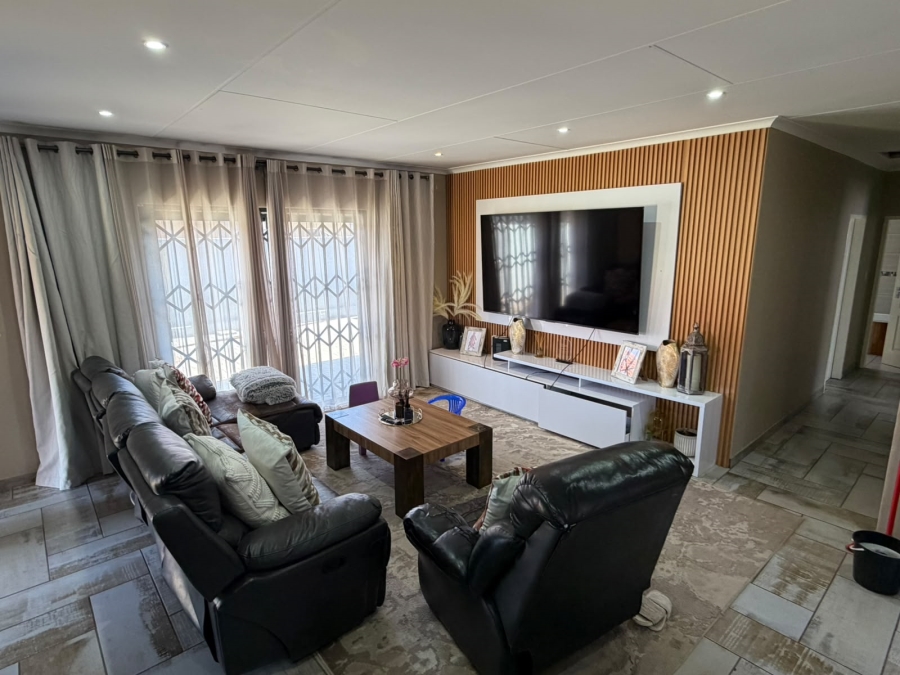 3 Bedroom Property for Sale in Waterkloof North West